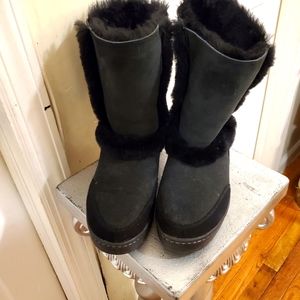 SUNDANCE UGG BOOTS SIZE 9